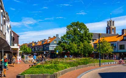 Winkelen en terrassen in het centrum van Oostburg